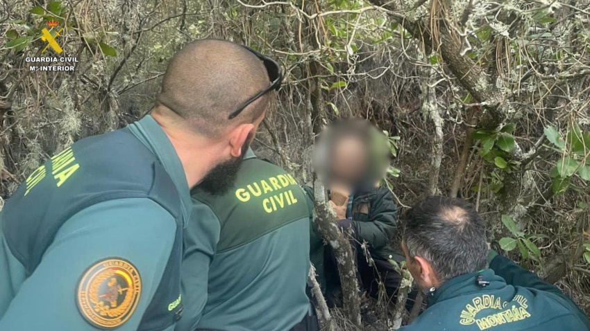 Momento en el que la Guardia Civil rescataba al vecino desaparecido