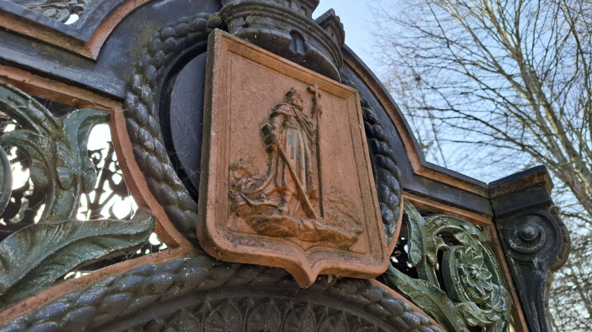 Templete en el parque de Isabel la Católica, en Gijón