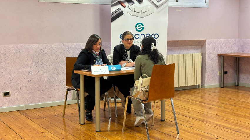 El Foro Contacta se desarrolla en formato entrevistas rápidas