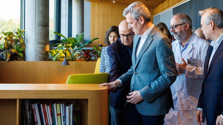 Rueda visita las nuevas instalaciones del CHUS