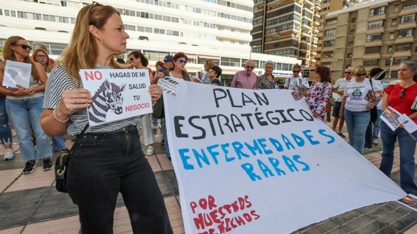 Imagen de archivo de una manifestación de colectivos de familiares de personas con enfermedades raras.