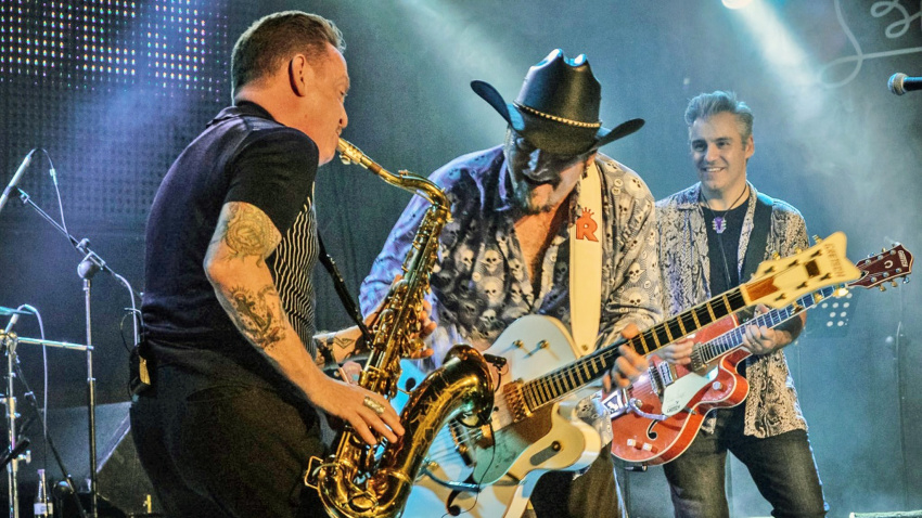 Los Rebeldes en la Sala 16 Toneladas.