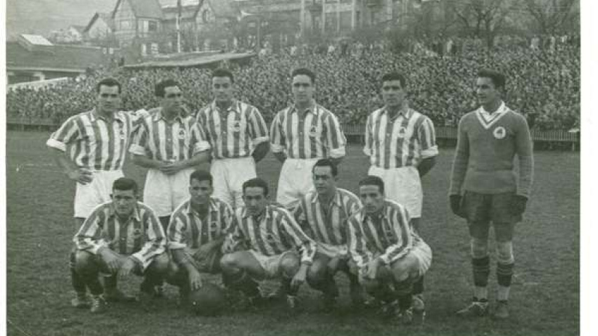 Eduardo Chillida junto al equipo de la Real Sociedad