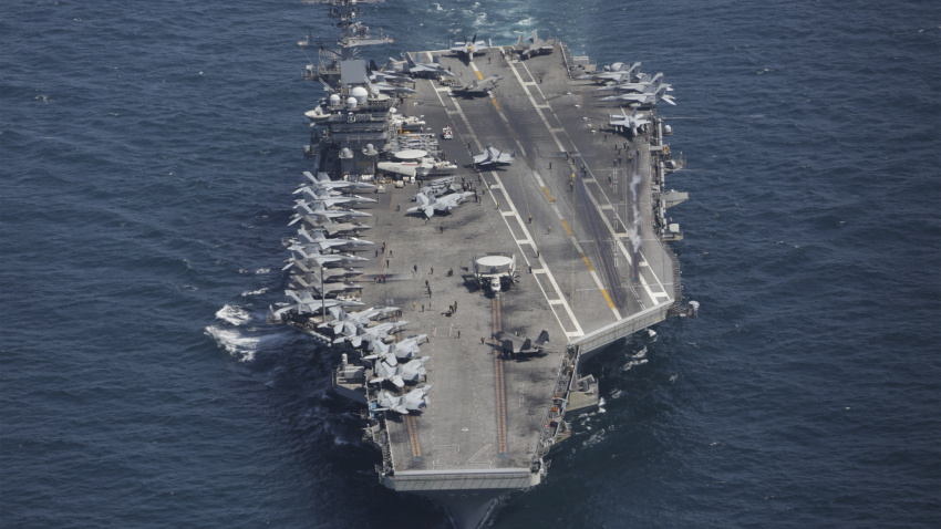 (Foto de ARCHIVO)April 13, 2022, USS Abraham Lincoln, Japan: The U.S. Navy Nimitz-class aircraft carrier USS Abraham Lincoln, sails in formation during a U.S.-Japan bilateral exercise, April 13, 2022 in the Atlantic Ocean.Europa Press/Contacto/Mcs Aleksandr Freutel/Planet13/4/2022