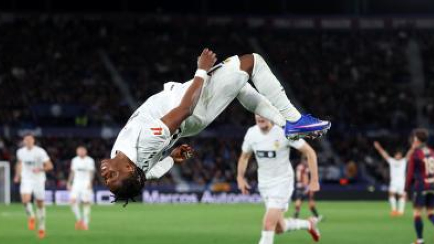 El belga vuelve a sonreir celebrando goles