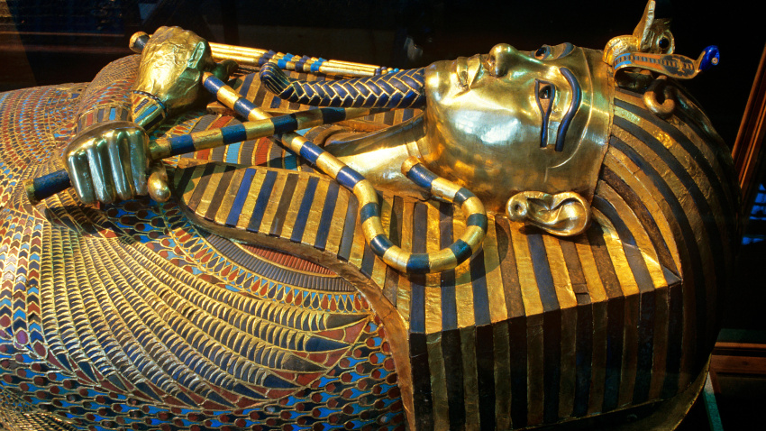 El sarcófago de Tutankamón en el Museo Egipcio de Antigüedades, El Cairo, Egipto.