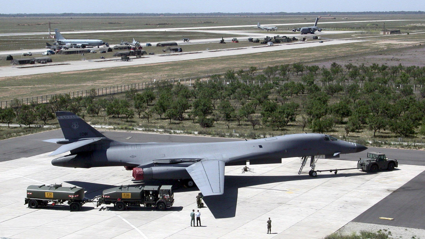 Base: Base Aérea Le Tube 125 Estado: Istres País: Francia (FRA) Escena Comando Mayor