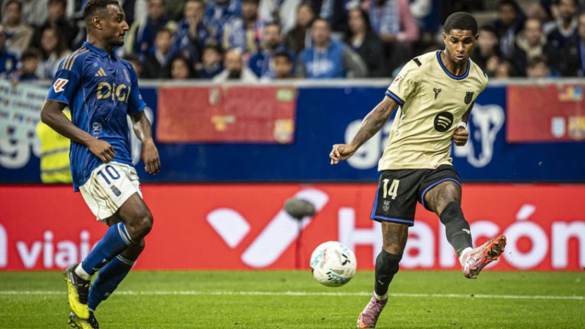 Marcus Rashford jugando contra el Oviedo en el Tartiere