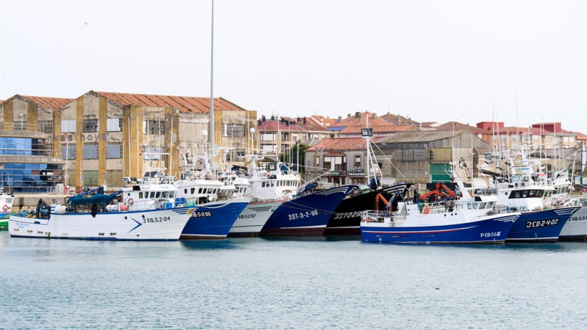 Barcos amarrados en el puerto de Santoña