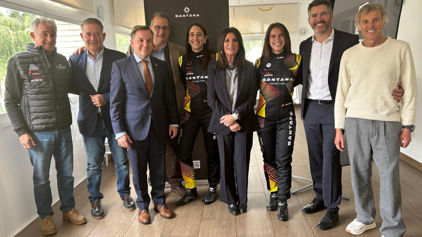 El Ayuntamiento apoya a Santana Motors en la presentación de su vehículo de competición para el Campeonato de España