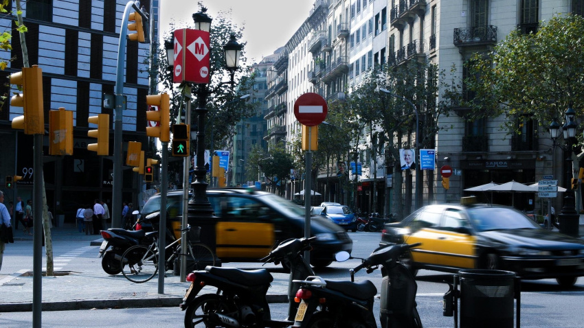 Para entender cómo se ha llegado a este punto, es necesario analizar el estado del transporte público
