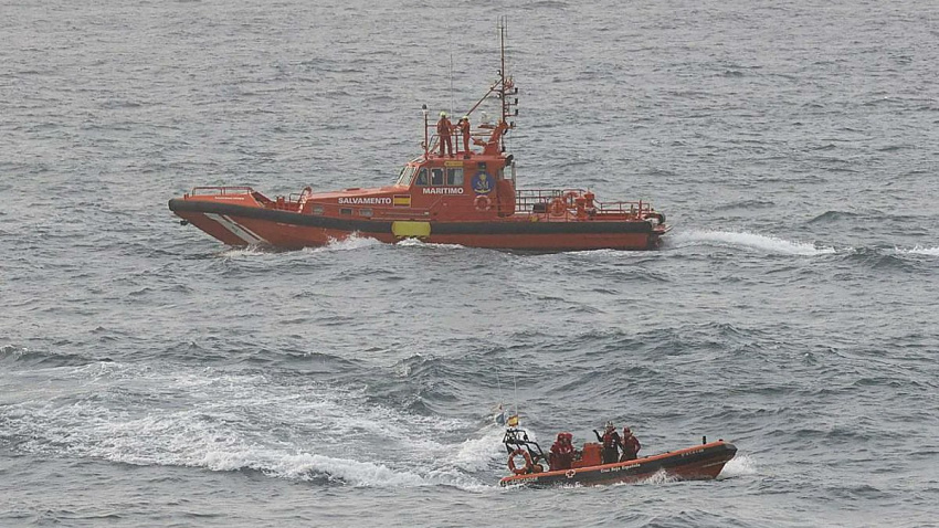 Salvamento Marítimo, en sus primeros trabajos de búsqueda en la mañana del miércoles