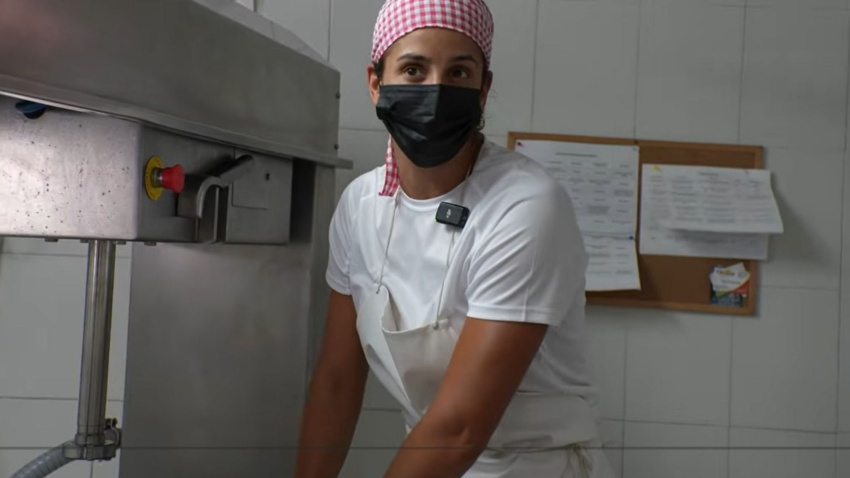 Dalia, empresaria de quesos, en un vídeo de María Pilar Dancausa en su canal de YouTube MP DANCAUSA.