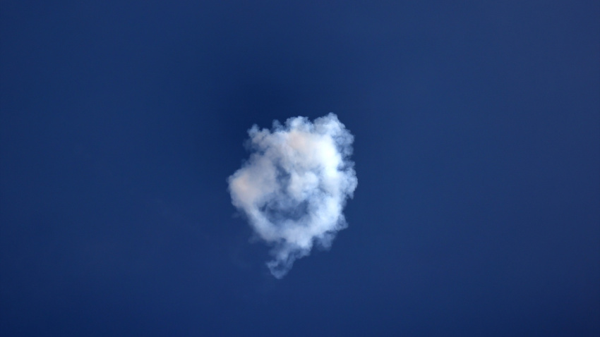 Las defensas aéreas qataríes interceptaron misiles iraníes utilizando el sistema de defensa antimisiles Patriot sobre Doha.