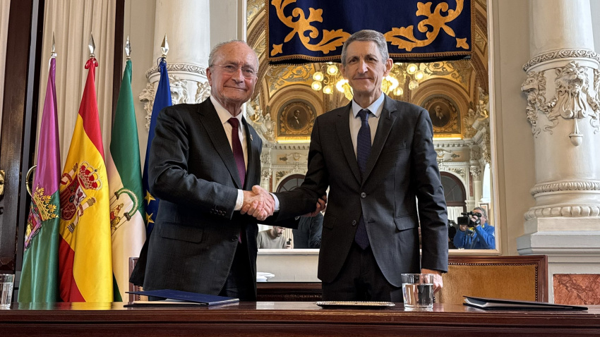 Francisco de la Torre, alcalde de Málaga y José Manuel Domínguez, presidente de la Fundación Unicaja durante el anuncio