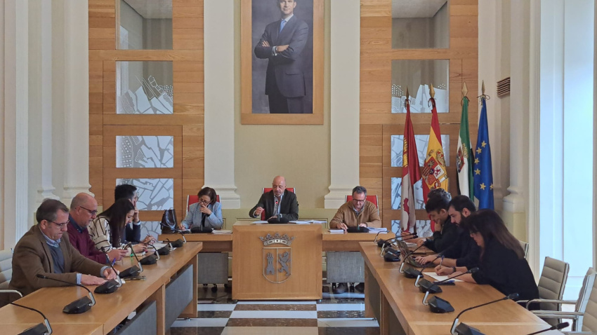 Reunión de la Comisión informativa de Servicios Públicos en el Salón de Plenos del ayuntamiento