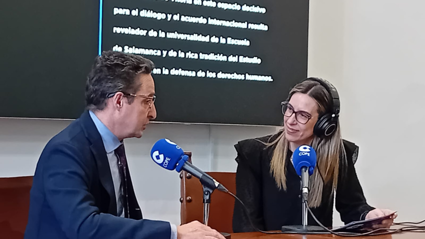 El rector de la USAL Juan Manuel Corchado en una entrevista de Laura Ríos