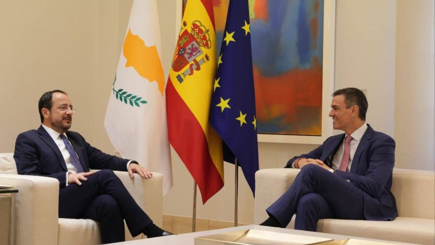 El presidente, Pedro Sánchez, reunido con el primer ministro de Chipre, Níkos Christodulides