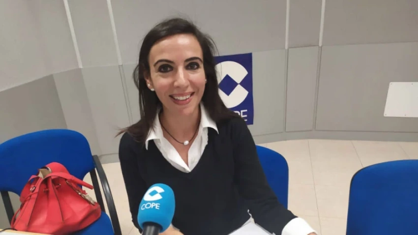 Silvia Rodríguez, colaboradora de COPE (De negro jersey)