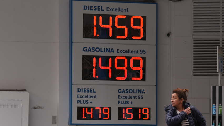 Cartel de precios en una gasolinera, a 4 de marzo de 2026