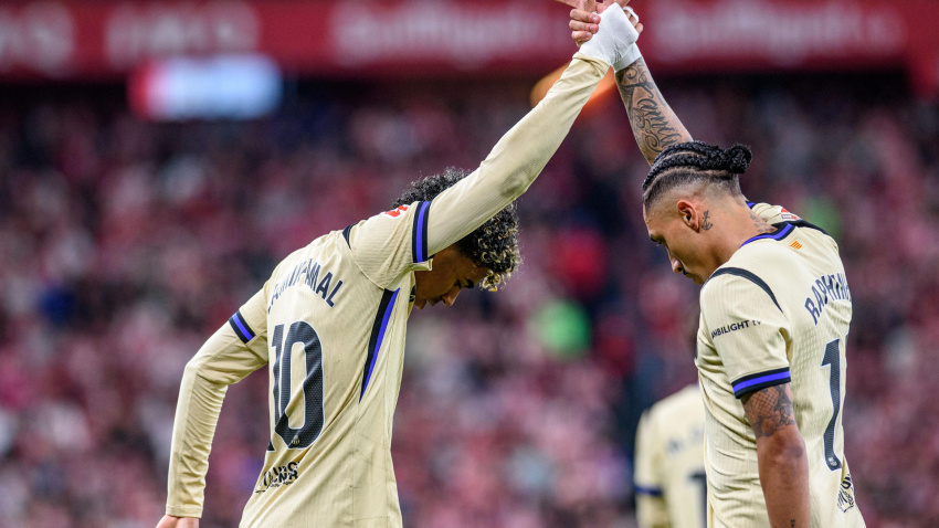 Lamine Yamal celebra con Raphinha el 0-1 del Barcelona contra el Athletic