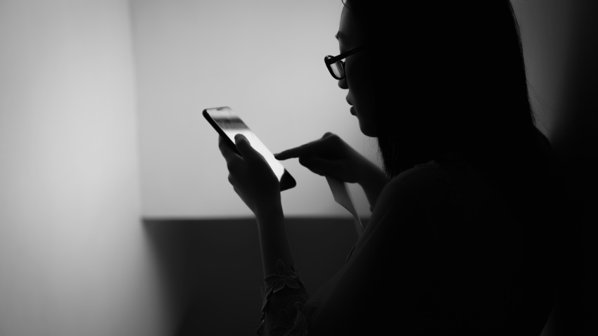 (Foto de ARCHIVO)Mujer utilizando un 'smartphone'.REMITIDA / HANDOUT por UNSPLASHFotografía remitida a medios de comunicación exclusivamente para ilustrar la noticia a la que hace referencia la imagen, y citando la procedencia de la imagen en la firma06/3/2026