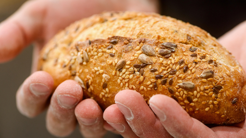 Imagen de recurso de pan integral con semillas