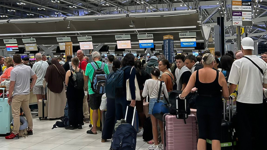 Cinco turistas de El Bierzo (León) atrapados en Tailandia denuncian el abandono de la embajada y la aerolínea