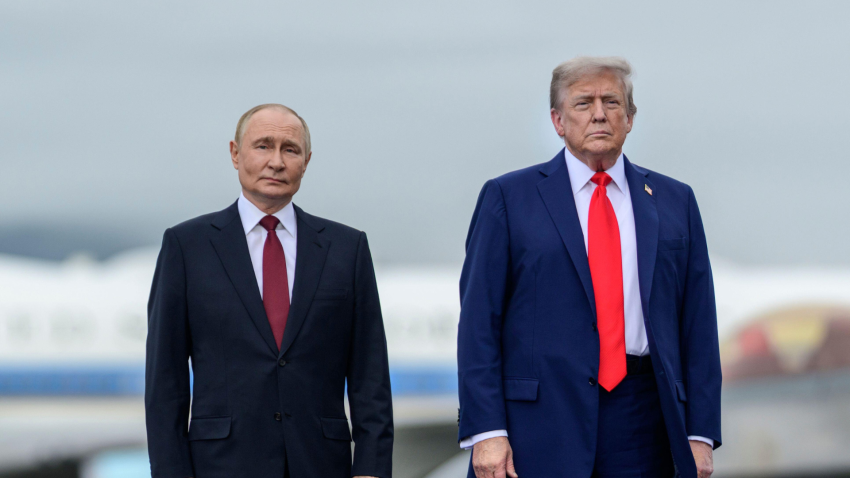 El presidente estadounidense Donald Trump con el presidente ruso Vladimir Putin