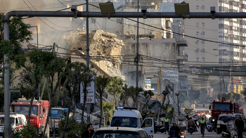 Líbano, Beirut: Vista del edificio Qard al-Hassan, la institución financiera del Hezbolá proiraní, demolido después de que fuera atacado por un ataque aéreo israelí.
