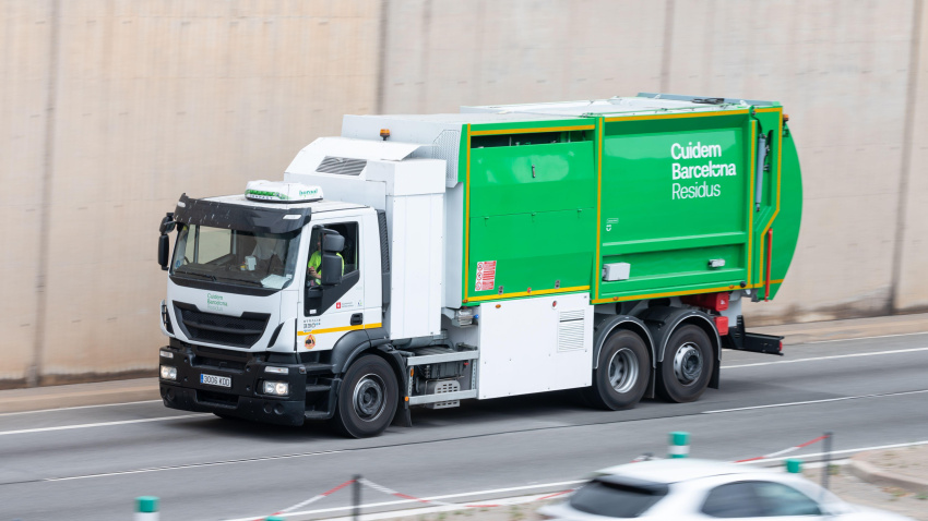 Un conductor de camión de basura