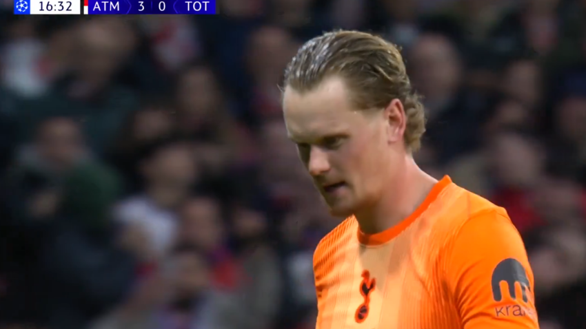 El momento en el que el portero del Tottenham es sustituido en el Atlético - Tottenham