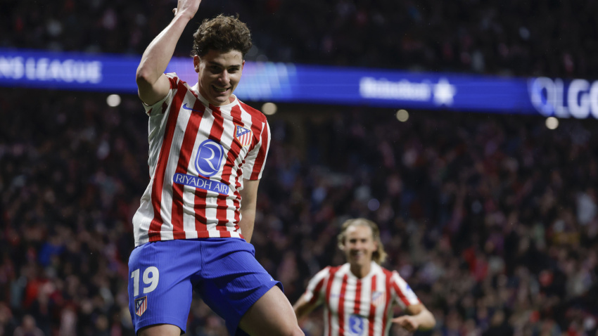 Julián Álvarez celebra su gol en el Atlético - Tottenham en la ida de los octavos de final de la Champions