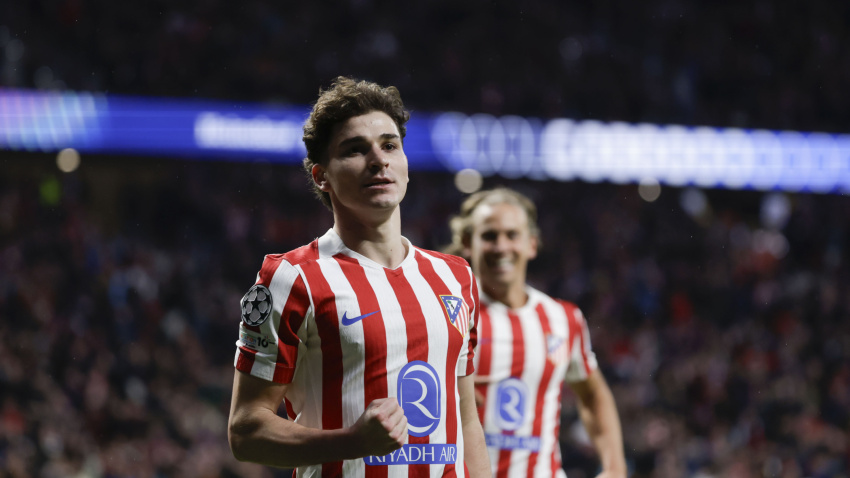Julián Álvarez celebra su segundo gol en el Atlético - Tottenham en la ida de los octavos de final de la Champions