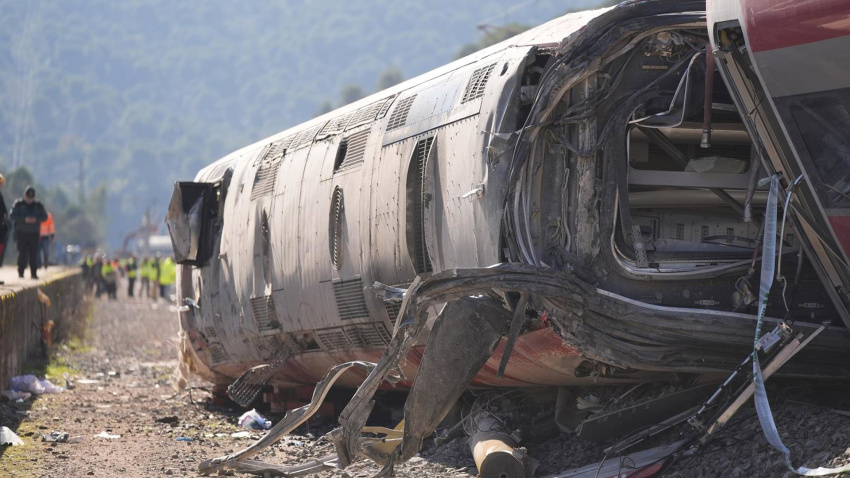 Uno de los vagones del tren de Iryo que descarriló, a 20 de enero de 2026, en Adamuz