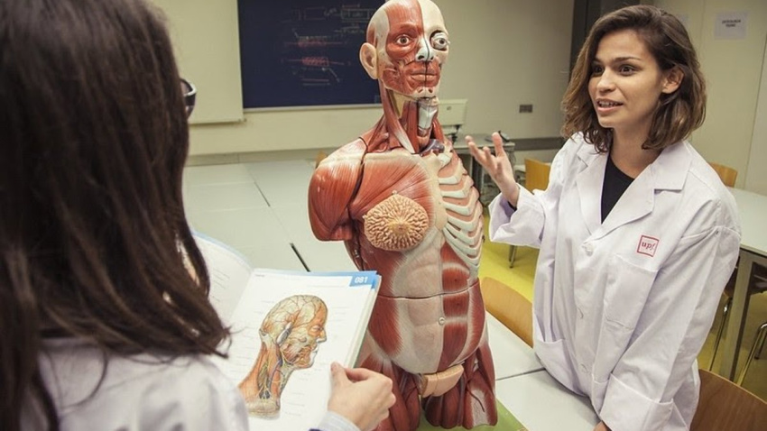 08/04/2021 Alumnas del grado en Medicina de la UPFPOLITICA CATALUÑA ESPAÑA EUROPA BARCELONA SOCIEDADUPF