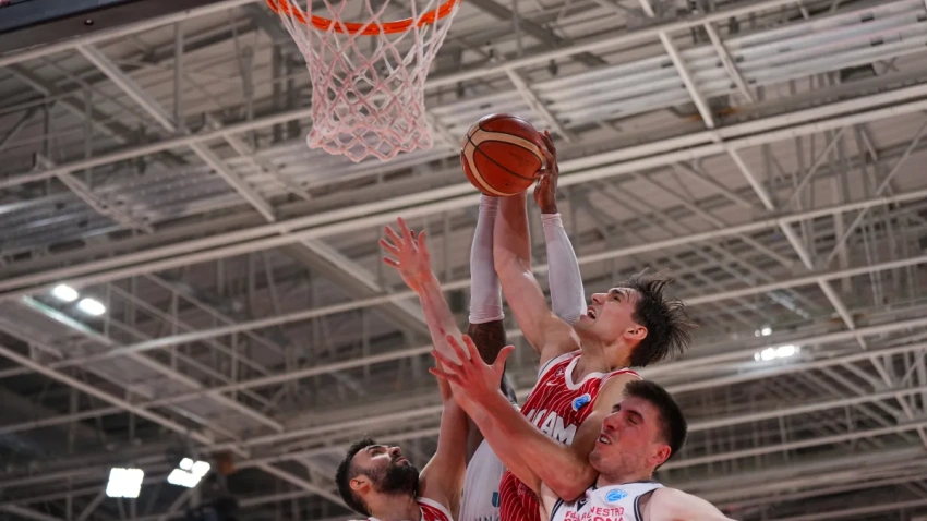 UCAM CB toma ventaja en la eliminatoria