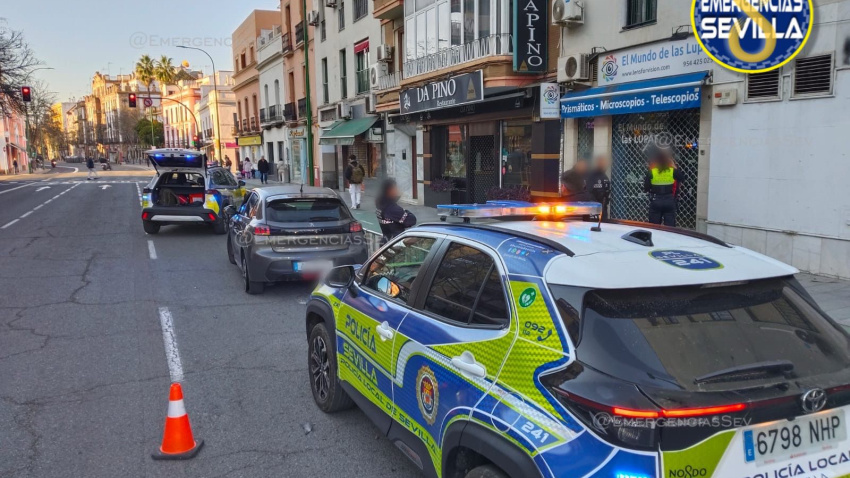 Da positivo en cocaína y THC tras estrellar su coche contra un carril bici en Sevilla