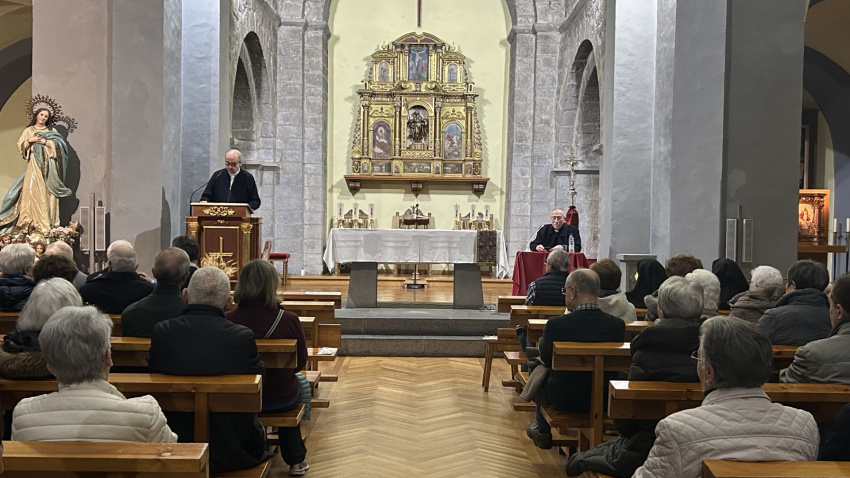 La conferencia se ha celebrado en la Iglesia de Santiago de Jaca