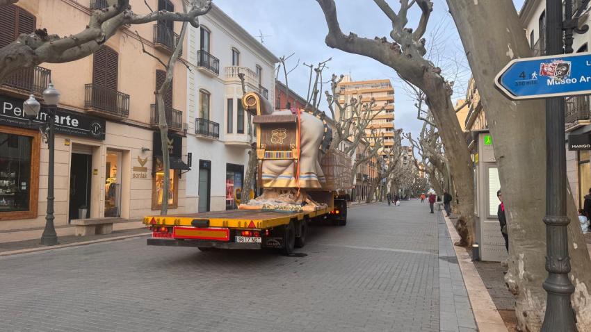 Los primeros Ninots salen a las calles de Dénia