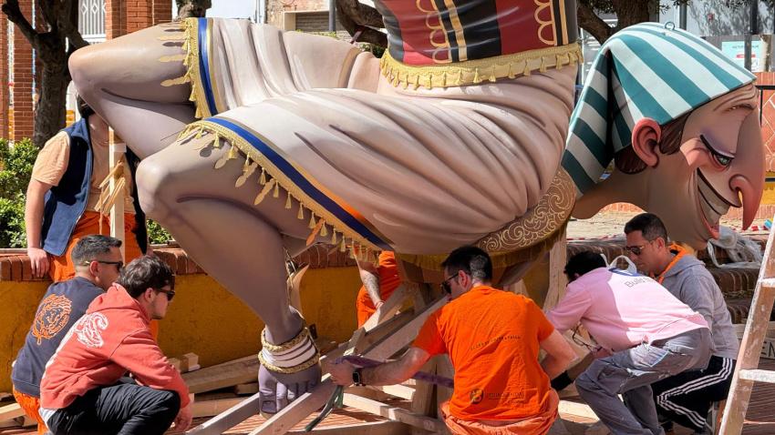 La Falla Centro de Dénia inicia la plantà de las Fallas de Dénia