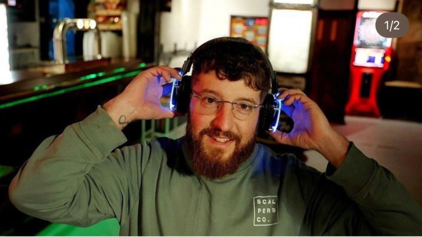 Aitzol Torrecillas, propietario del bar La Bodega