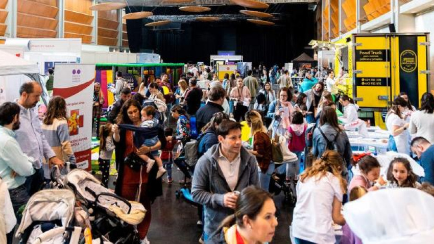 Ambiente en la sala Multiusos del Auditorio durante 'Menuda Feria'.