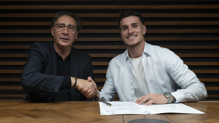 Loren Juarros acaba de atar al undécimo canterano, el central Murillo.