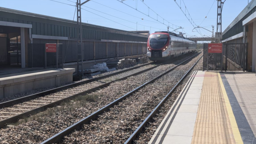 Tren llegando a la estación de Albal