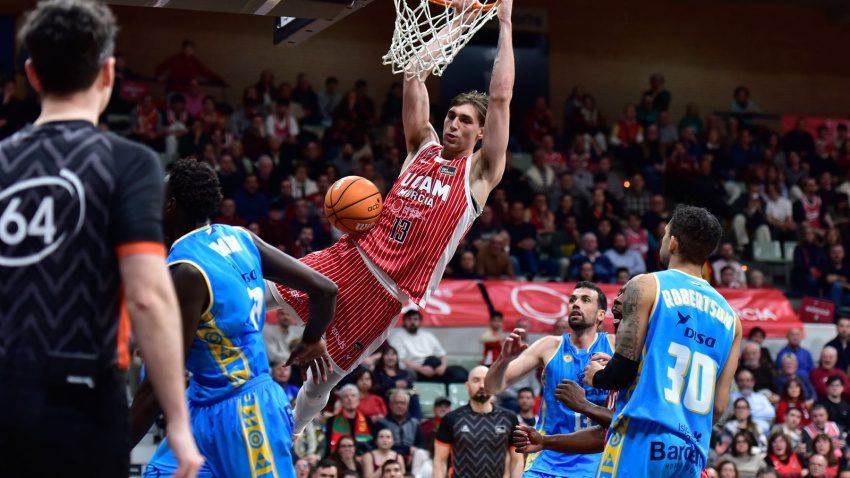 Sito Alonso destaca que Falk da vida al equipo