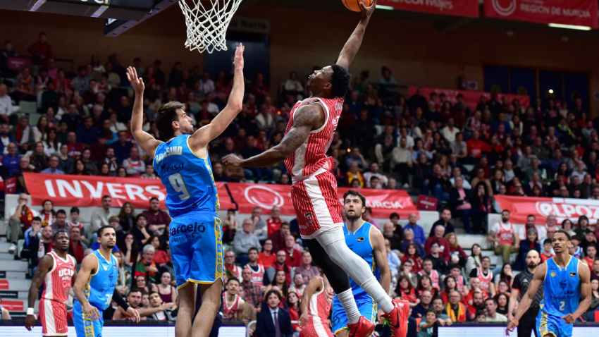 UCAM sigue dominando en el Palacio