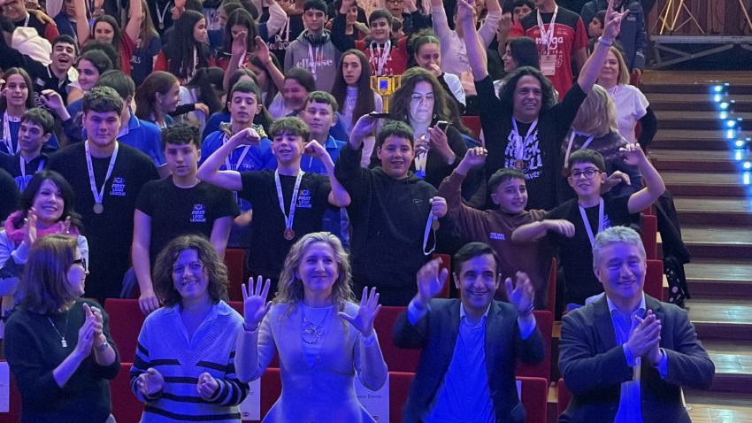 Imagen de la gala de Clausura de la First Lego League en el Auditorio de Ferrol