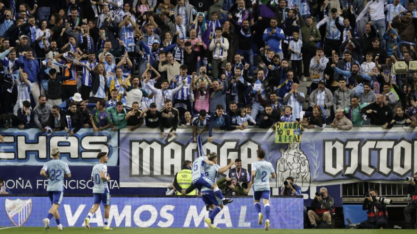 El Málaga celebra un gol de Chupe