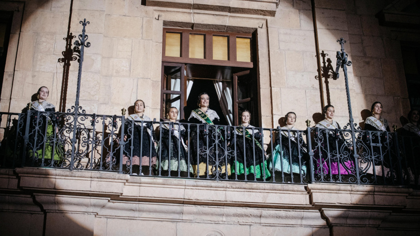 Las reinas, Clara Sanz y Ana Colón, entonaron el Magdalena Vítol a las fiestas de 2026